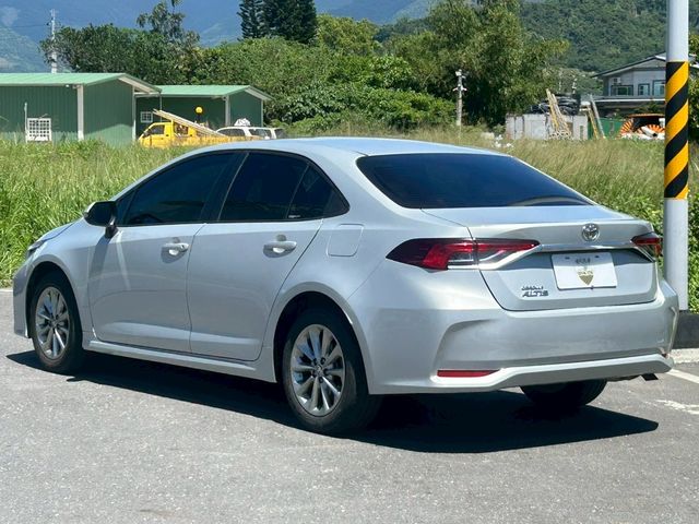 TOYOTA豐田 ALTIS  第4張相片