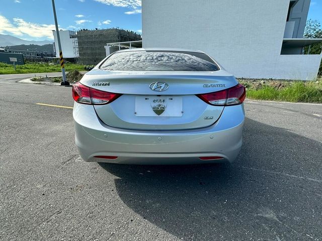 HYUNDAI現代 ELANTRA  第4張相片