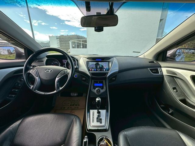 HYUNDAI現代 ELANTRA  第5張相片
