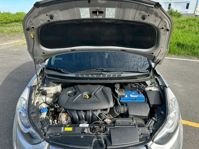 HYUNDAI現代 ELANTRA  第6張相片