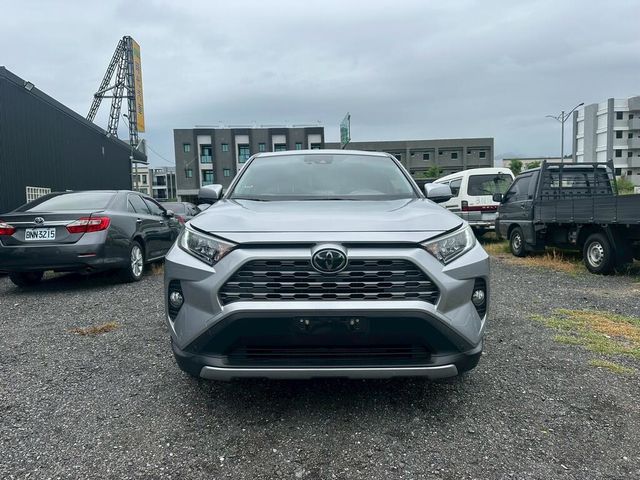 TOYOTA豐田 RAV4  第3張相片