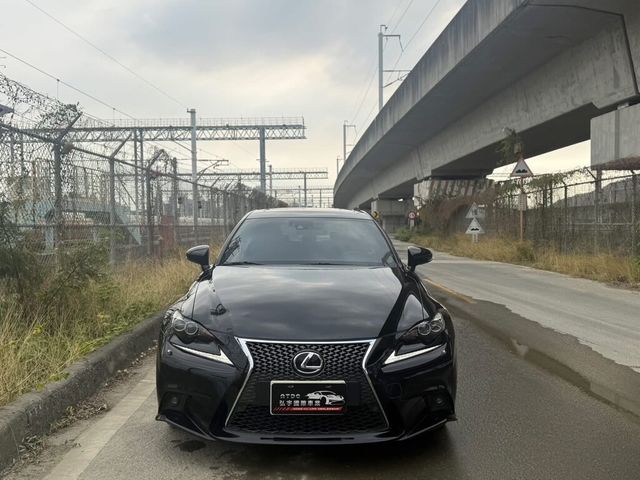 LEXUS凌志 IS200T  第4張相片