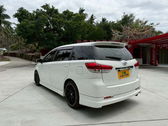 TOYOTA豐田 WISH  第4張相片