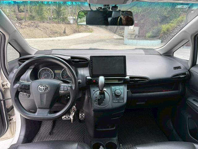 TOYOTA豐田 WISH  第5張相片