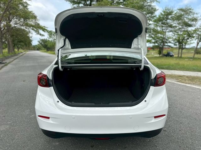 MAZDA馬自達 MAZDA 3  第14張相片