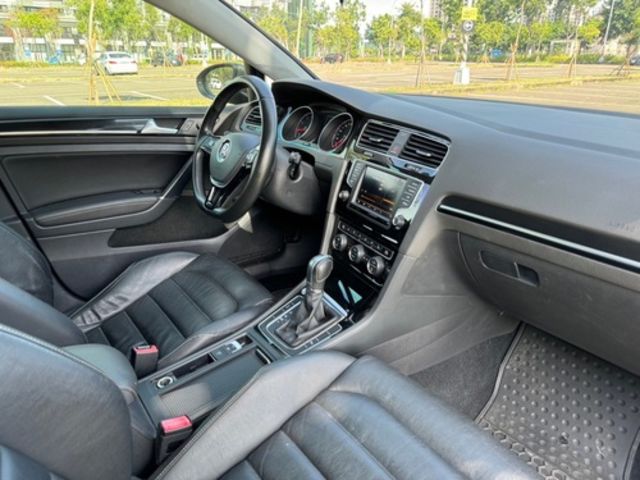 VOLKSWAGEN福斯 GOLF  第5張相片