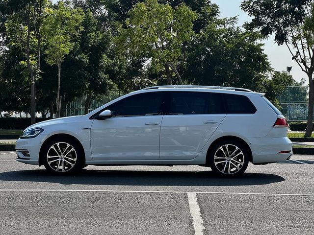 VOLKSWAGEN福斯 GOLF VARIANT  第3張相片