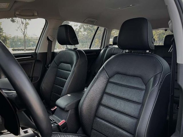 VOLKSWAGEN福斯 GOLF VARIANT  第10張相片