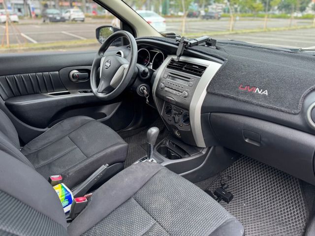 NISSAN日產 LIVINA  第7張相片