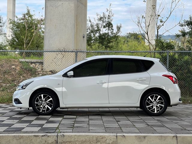 NISSAN日產 TIIDA  第5張相片