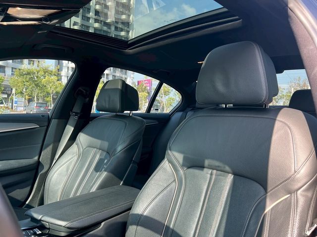 BMW寶馬 540I  第5張相片
