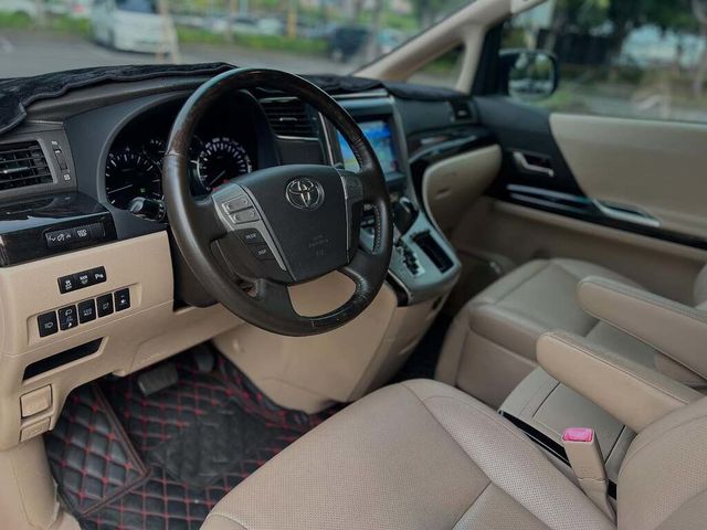 TOYOTA豐田 ALPHARD  第4張相片