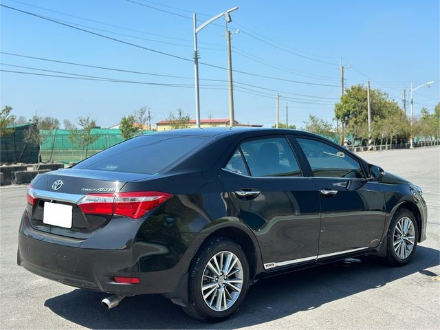 TOYOTA豐田 ALTIS  第2張相片