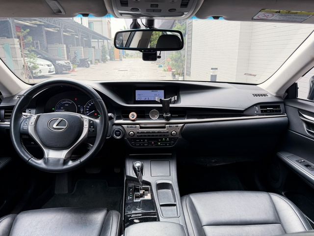 LEXUS凌志 ES300H  第3張相片