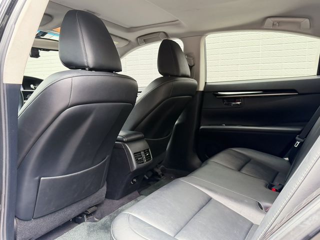 LEXUS凌志 ES300H  第6張相片