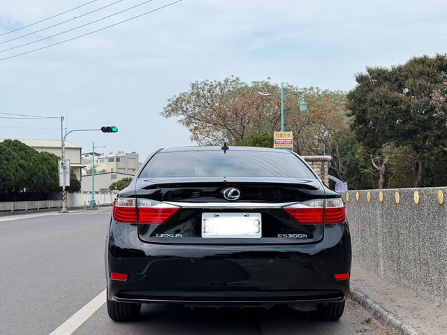LEXUS凌志 ES300H  第8張相片
