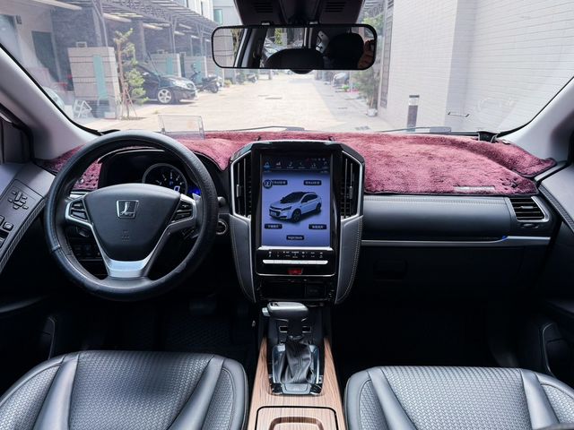 LUXGEN納智捷 U6 GT  第3張相片