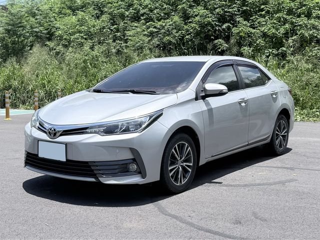 TOYOTA豐田 ALTIS  第1張相片
