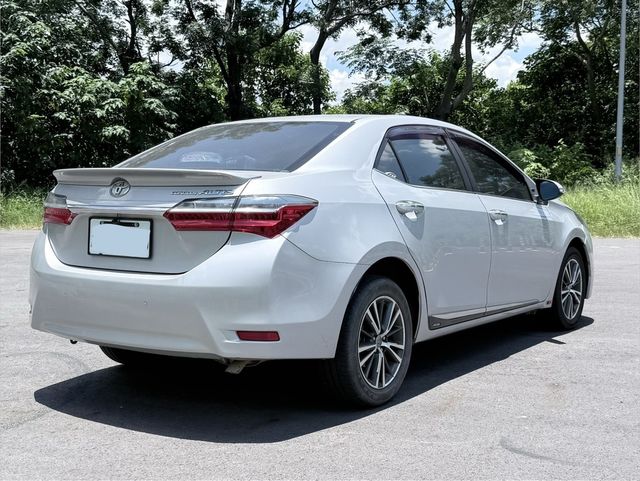 TOYOTA豐田 ALTIS  第4張相片