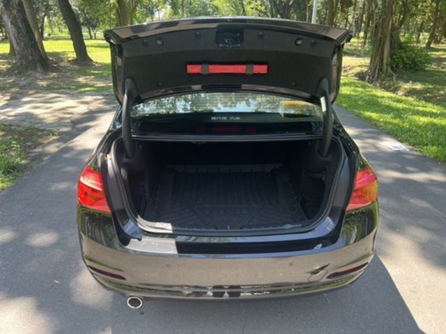 BMW寶馬 318I  第6張相片