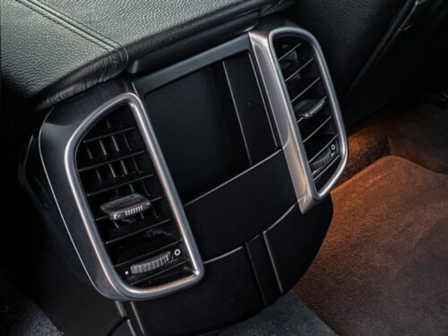 PORSCHE保時捷 CAYENNE  第7張相片
