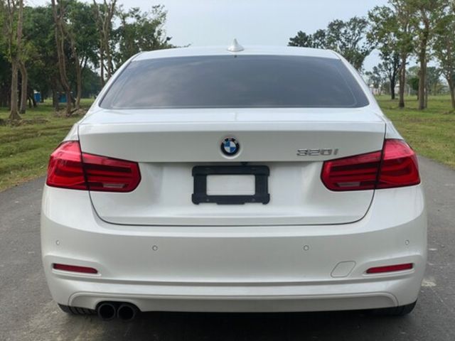 BMW寶馬 320I LCI  第4張相片