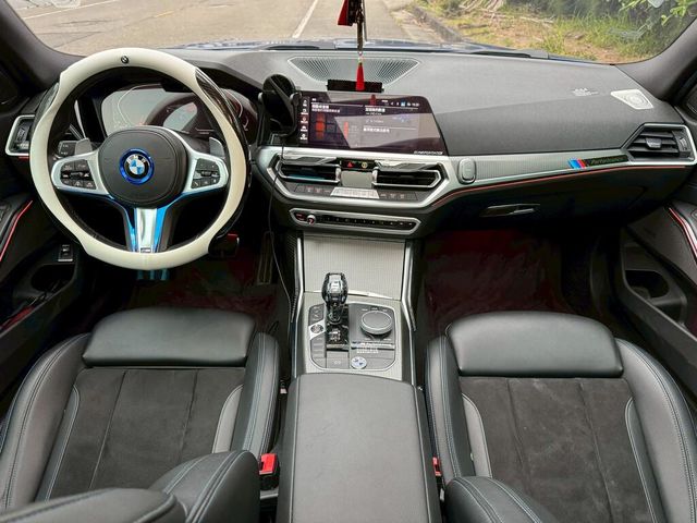 BMW寶馬 320I M SPORT  第8張相片