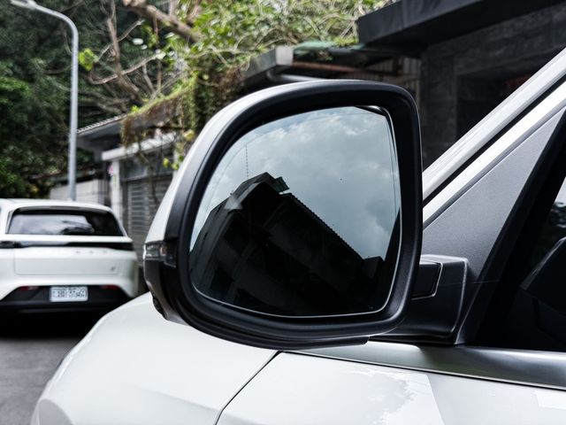 BMW寶馬 X6 XDRIVE40I  第6張相片