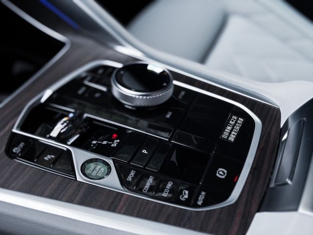 BMW寶馬 X6 XDRIVE40I  第7張相片