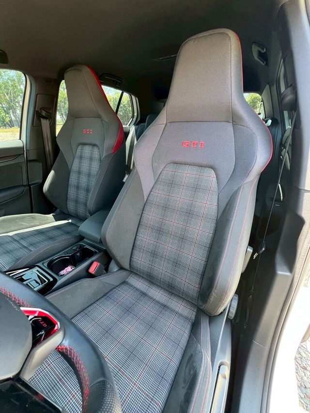 VOLKSWAGEN福斯 GOLF GTI  第9張相片