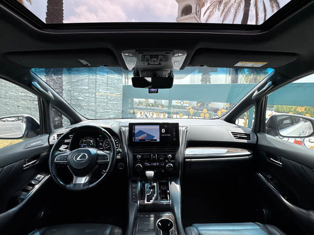 LEXUS凌志 LM300H  第8張相片