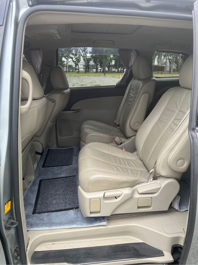 TOYOTA豐田 PREVIA  第10張相片