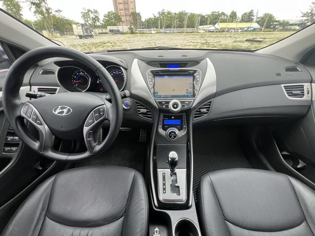 HYUNDAI現代 ELANTRA  第5張相片