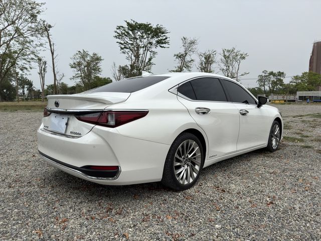LEXUS凌志 ES300H  第2張相片