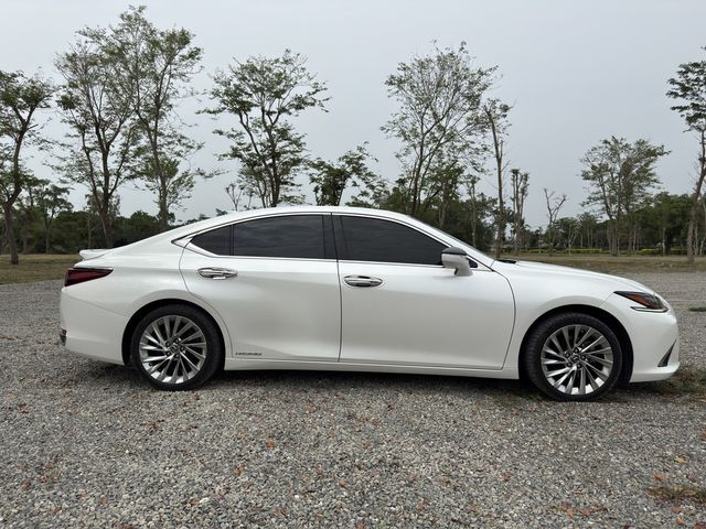 LEXUS凌志 ES300H  第4張相片