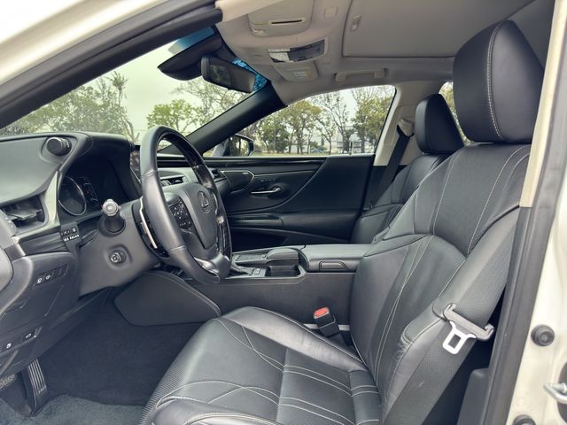 LEXUS凌志 ES300H  第8張相片