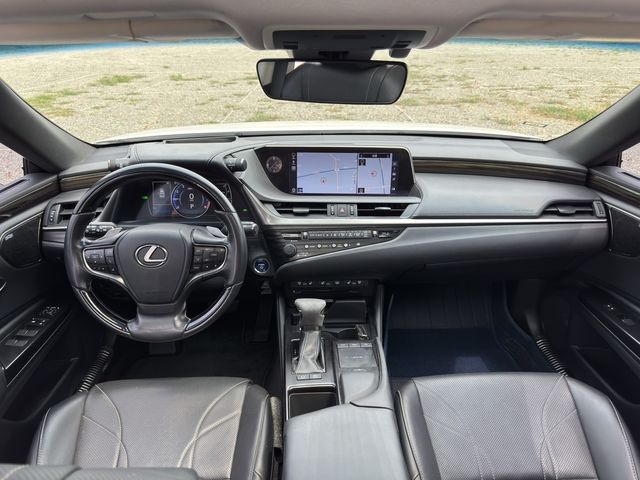 LEXUS凌志 ES300H  第11張相片