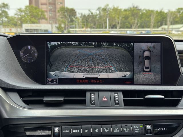 LEXUS凌志 ES300H  第13張相片