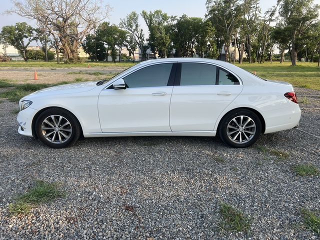 M-BENZ賓士 E200  第5張相片