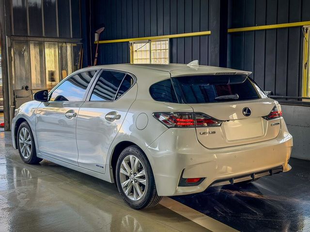 LEXUS凌志 CT200H  第2張相片