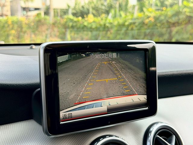 M-BENZ賓士 GLA250  第10張相片