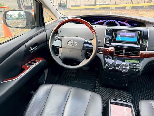 TOYOTA豐田 PREVIA  第8張相片