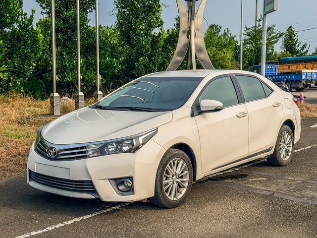 TOYOTA豐田 ALTIS  第1張相片