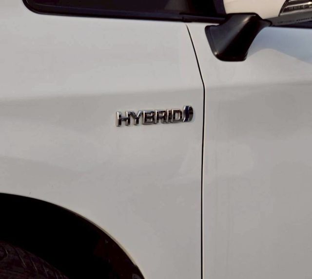 TOYOTA豐田 PRIUS  第7張相片