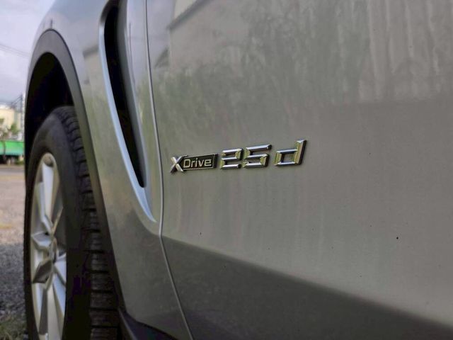 BMW寶馬 X5 XDRIVE25D  第8張相片