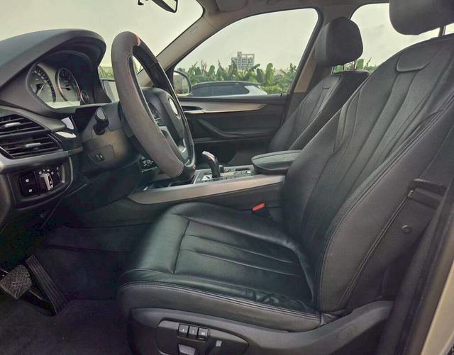 BMW寶馬 X5 XDRIVE25D  第15張相片