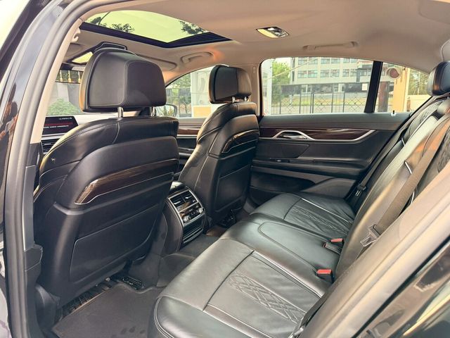 BMW寶馬 730I  第17張相片