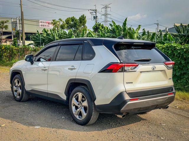 TOYOTA豐田 RAV4  第2張相片