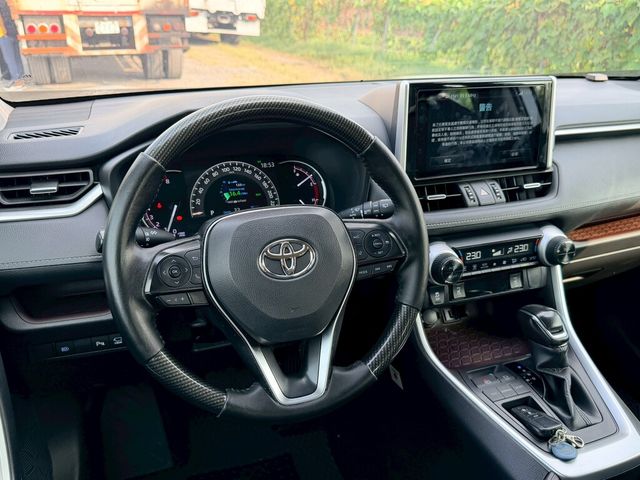 TOYOTA豐田 RAV4  第10張相片