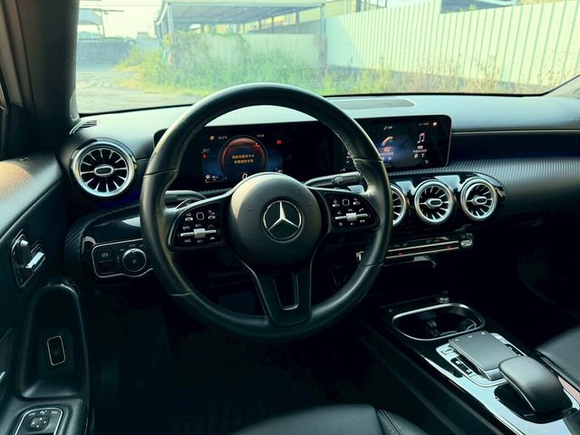 M-BENZ賓士 A180  第8張相片